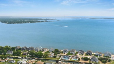 Experience the perfect blend of comfort, luxury, and waterfront - photo 3