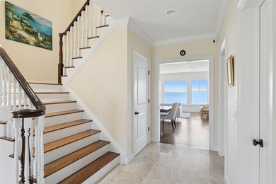 Experience the perfect blend of comfort, luxury, and waterfront - photo 4