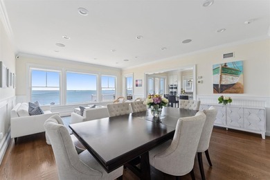 Experience the perfect blend of comfort, luxury, and waterfront - photo 6