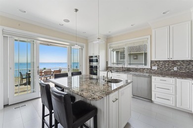 Experience the perfect blend of comfort, luxury, and waterfront - photo 8