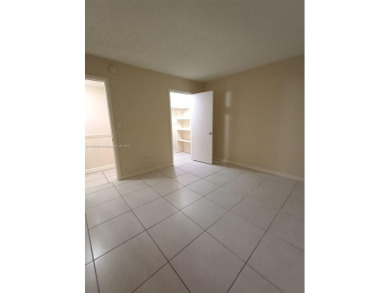 Lake Condo For Sale in Plantation, Florida