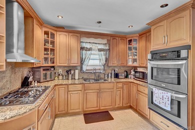 Welcome to 17 Shonnard Avenue, Freeport. A spacious 5-bedroom, 2 - photo 11