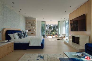 Museum Modern in Prime Huntington Palisades. Over 1.36 acres of - photo 12