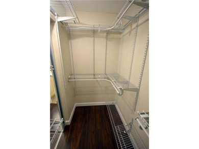 Welcome to this charming first-floor, one-bedroom - photo 13