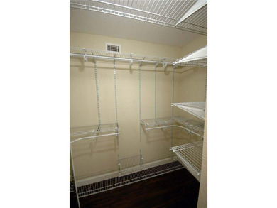 Welcome to this charming first-floor, one-bedroom - photo 14