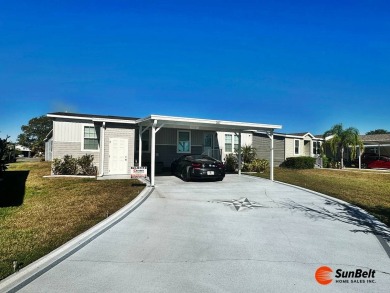 Lake Home For Sale in Leesburg, Florida