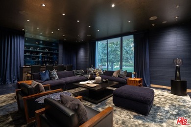 Museum Modern in Prime Huntington Palisades. Over 1.36 acres of - photo 22