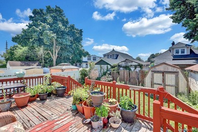 Welcome to 17 Shonnard Avenue, Freeport. A spacious 5-bedroom, 2 - photo 24