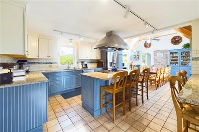 Welcome to 1087 Lakeside Drive - an exceptional retreat offering - photo 5