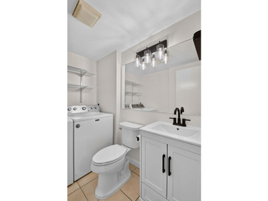 Spacious & bright, 2BR/ 2.5BA townhome in the desirable all-ages - photo 14