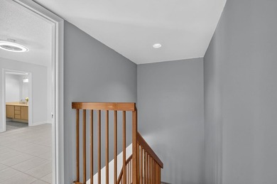 Spacious & bright, 2BR/ 2.5BA townhome in the desirable all-ages - photo 20