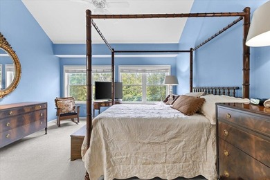 Escape to this stunning 3 bedroom, 3.5 bathroom waterfront - photo 20