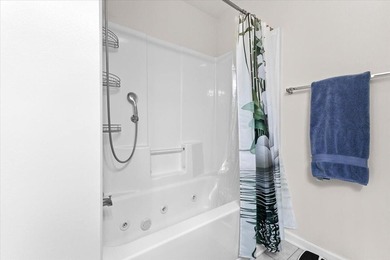 Escape to this stunning 3 bedroom, 3.5 bathroom waterfront - photo 24
