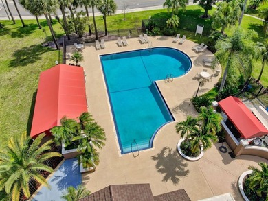 Spacious & bright, 2BR/ 2.5BA townhome in the desirable all-ages - photo 42