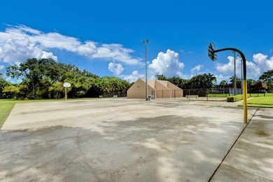 Spacious & bright, 2BR/ 2.5BA townhome in the desirable all-ages - photo 43