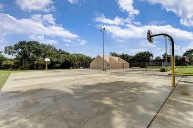 Spacious & bright, 2BR/ 2.5BA townhome in the desirable all-ages - photo 48