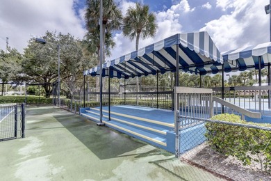 Spacious & bright, 2BR/ 2.5BA townhome in the desirable all-ages - photo 50