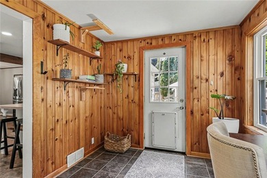 Welcome home to this spacious and beautifully updated 1,499 sq - photo 8