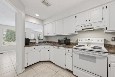A quaint and beautiful find in Bluewater Bay in the Garden Oaks - photo 12