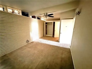 Investment opportunity with plenty of potential! This 3-bedroom - photo 13