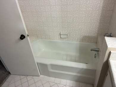 Welcome to this lovely Florida Condo located in a quiet - photo 16