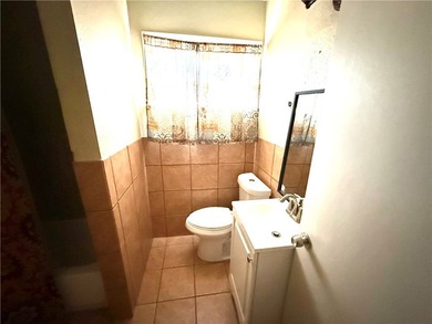 Investment opportunity with plenty of potential! This 3-bedroom - photo 17
