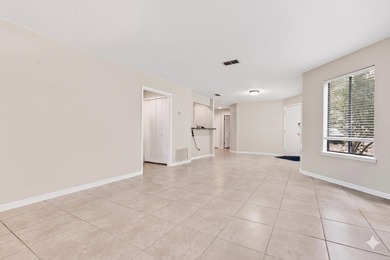 A quaint and beautiful find in Bluewater Bay in the Garden Oaks - photo 17