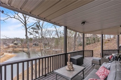 Offered mostly furnished, this 3 bedroom, 3.5 bath allows you to - photo 18