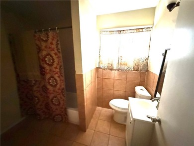 Investment opportunity with plenty of potential! This 3-bedroom - photo 19