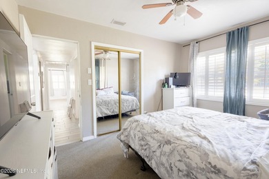 Welcome home to this beautifully updated 3-bedroom plus family - photo 21