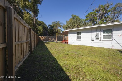 Welcome home to this beautifully updated 3-bedroom plus family - photo 34