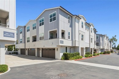Rarely available, this exceptional 3-bedroom, 2.5-bath end-unit - photo 35