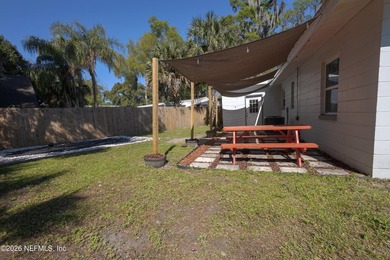 Welcome home to this beautifully updated 3-bedroom plus family - photo 35