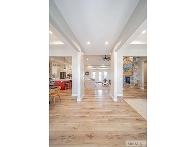 SOLD FULLY FURNISHED - Located right on the golf course and on 1 - photo 7