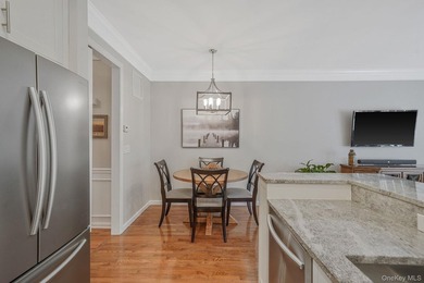 Well-appointed Brightwaters Model 2 story townhouse located in - photo 4