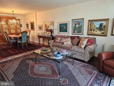 Just relisted! You'll love this bright and inviting 2-bedroom - photo 4