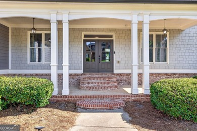 Welcome to your own private resort in the highly sought-after - photo 10
