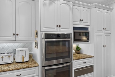 Welcome to this exceptional custom home in the prestigious Jones - photo 15