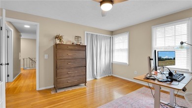 Well-maintained 1,872 sq. ft. colonial featuring 3 bedrooms, 1.5 - photo 20