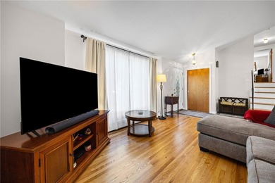 Lovely Webster Split-Level! This beautifully maintained home - photo 5