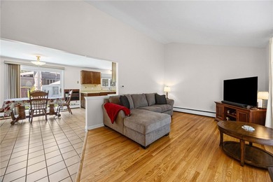 Lovely Webster Split-Level! This beautifully maintained home - photo 6