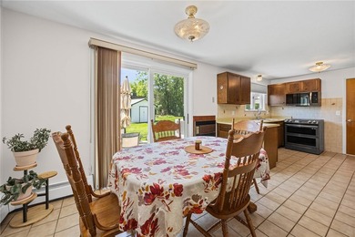 Lovely Webster Split-Level! This beautifully maintained home - photo 7