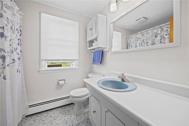 Lovely Webster Split-Level! This beautifully maintained home - photo 10