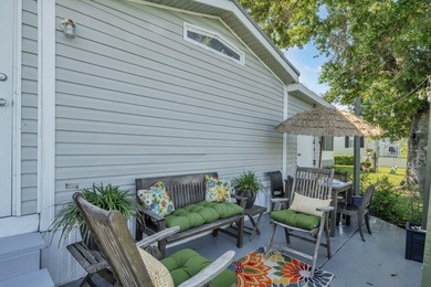 JUST LISTED!!! Lakefront 3BR/2BA with Florida room and tile - photo 17