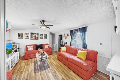 JUST LISTED!!! Lakefront 3BR/2BA with Florida room and tile - photo 24