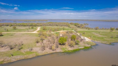 Waterfront Lot in The Retreat at Anglers Point in Emory on Lake - photo 16