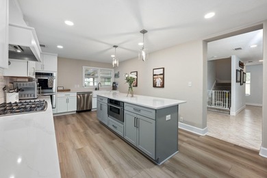 Nestled in the heart of Valparaiso, this 6 bedroom 3 bath gem - photo 17