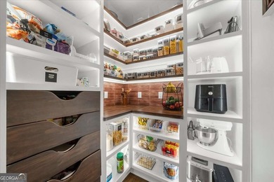 You will be AMAZED at this private, almost NEW construction home - photo 20