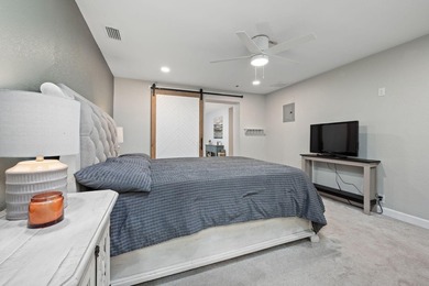 Nestled in the heart of Valparaiso, this 6 bedroom 3 bath gem - photo 27