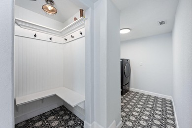 Nestled in the heart of Valparaiso, this 6 bedroom 3 bath gem - photo 43
